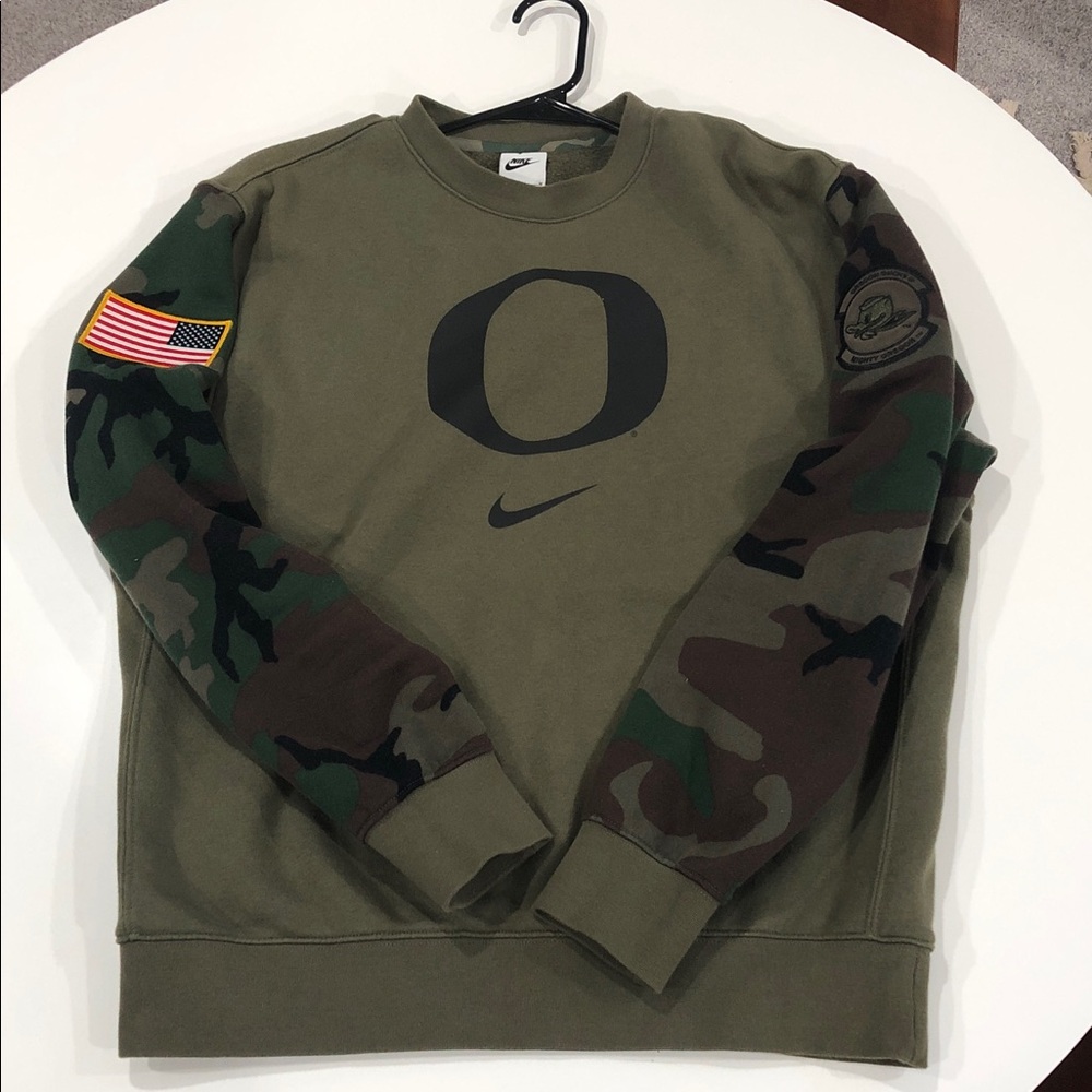 Nike Men's Oregon Ducks Camo Crewneck - Men’s M